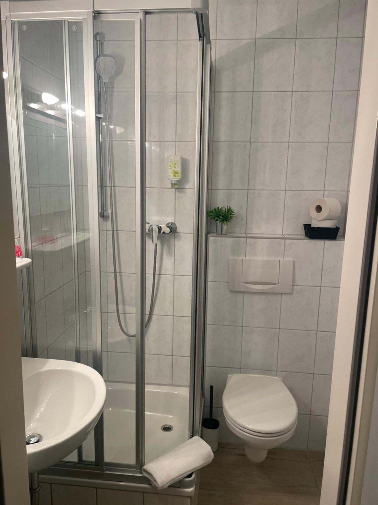 Hotel-Gasthof Grüner Hof Freising Zimmer foto